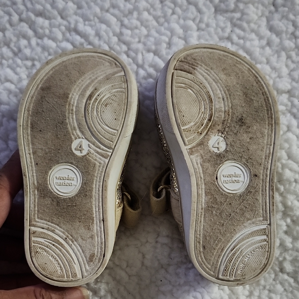 Wonder Nation Gold Sparkle Dress Shoes with Floral Detail - Picture 4 of 5